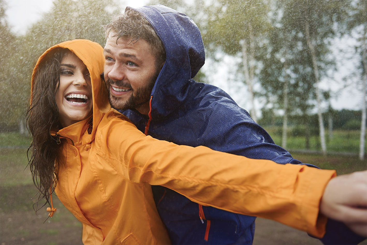 raining-couple